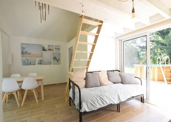 Vakantiehuis Adorable Avec Piscine- Tiny House Saubrigues