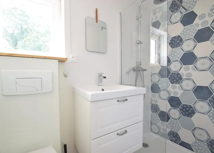 Vakantiehuis Adorable Avec Piscine- Tiny House *